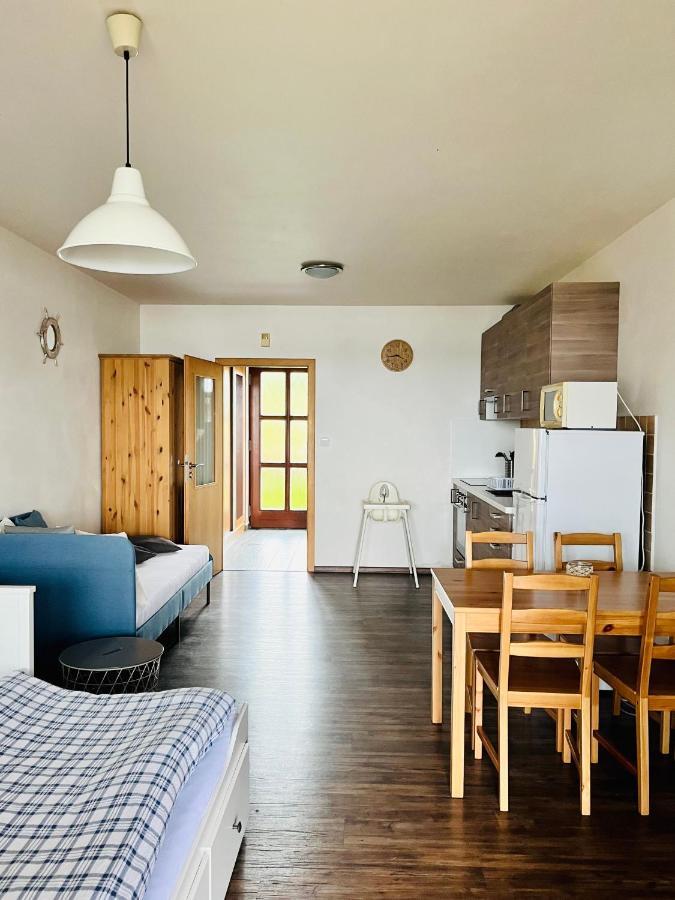 Apartmán Plachetnice Frymburk Esterno foto